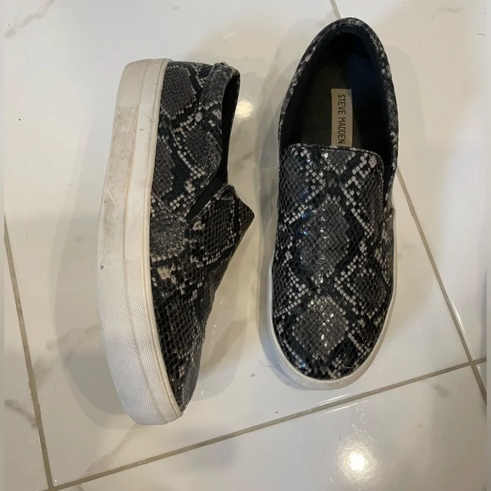 Steven Madden. | Neutral  Colour Snake Print Slip On Flat Shoes - Picture 13 of 15